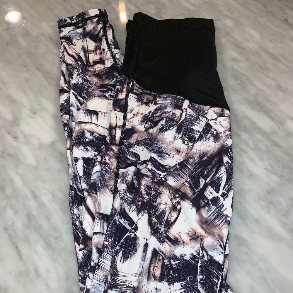 Pink Blush Printed Maternity Leggings sz Small